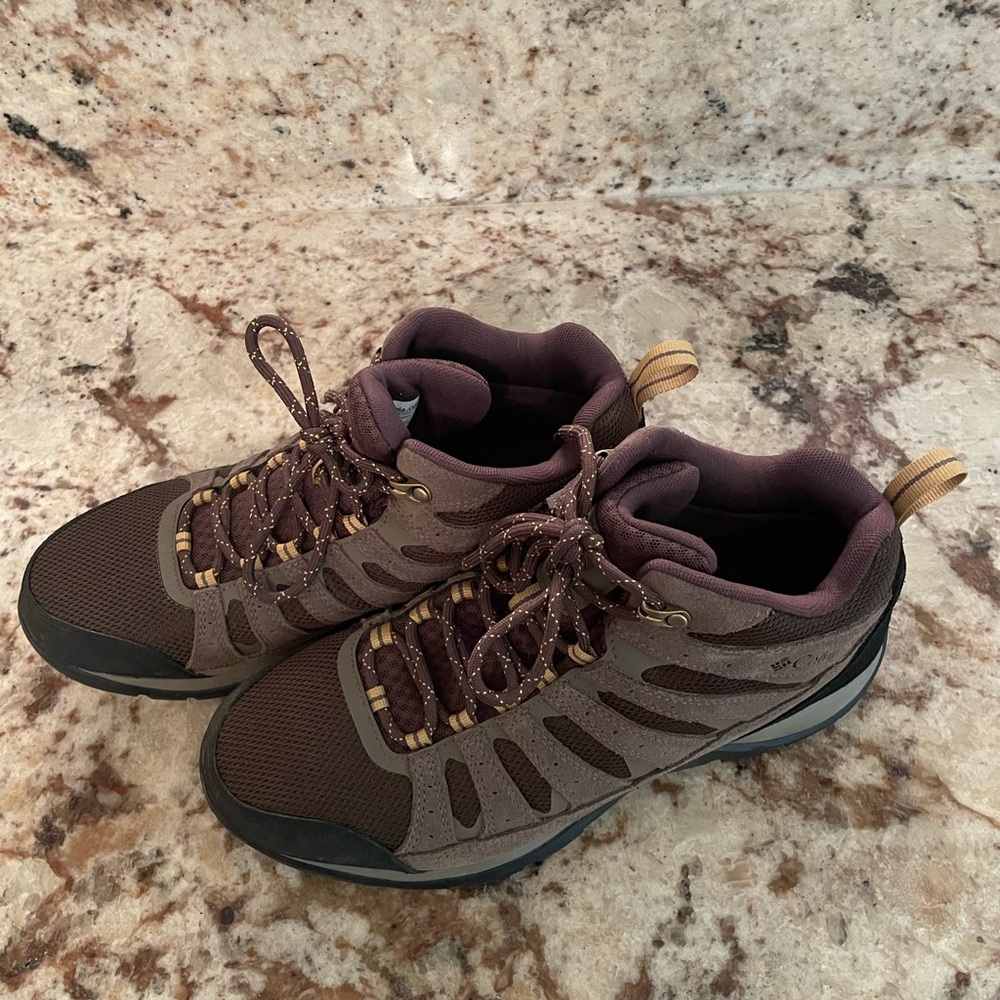 Columbia brand men’s hiking shoes US size 9.5 - Picture 2 of 7